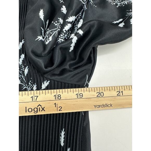 Womens Laurel Ridge Shirt Size 16 Black and White Floral 3/4 Sleeve Button Up - Picture 8 of 11